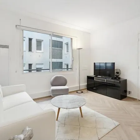 262 Montaigne - Superbe A * Parigi